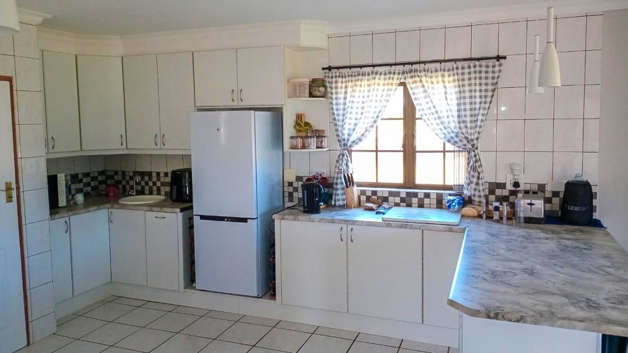 3 Bedroom Property for Sale in Grootbrakhoogte Western Cape